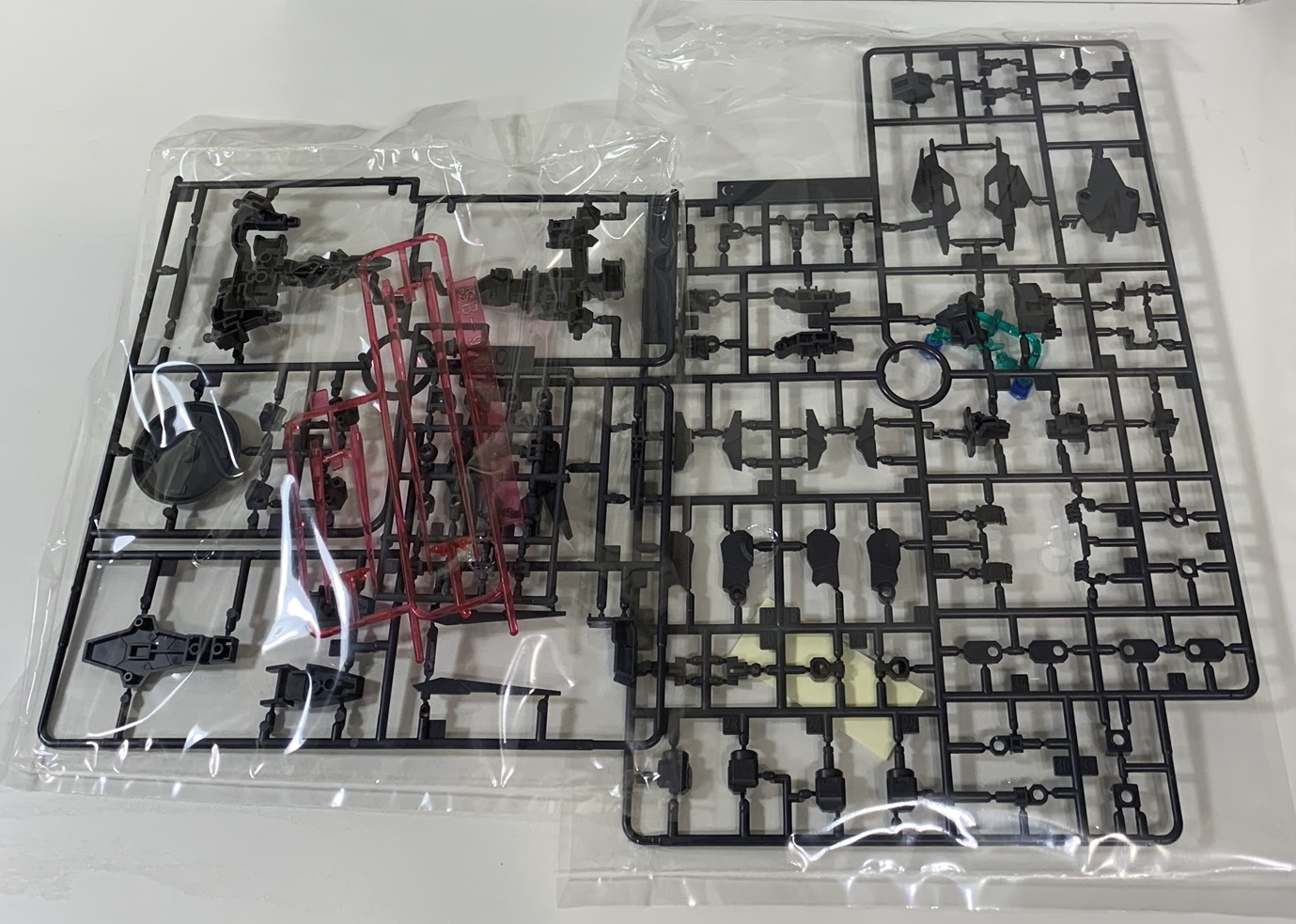 HGBD:R 1/144 アースリィガンダム［ゴールドコーティング